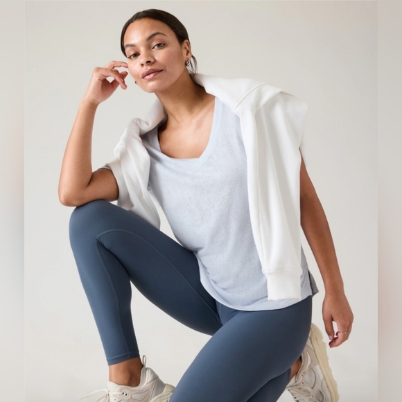 Athleta (Stretchy!) BREEZY SCOOP V-NECK-T; Breathable; Pale Blue; Side Slit; XXS - Picture 14 of 16